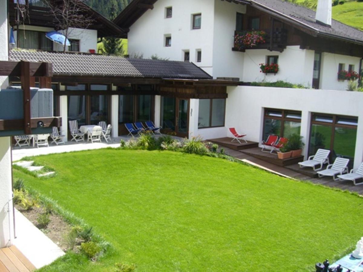 Residence Silvester Racines Exterior photo